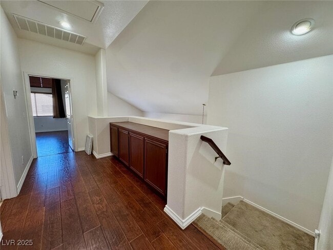 Building Photo - 7962 Traditional Ct