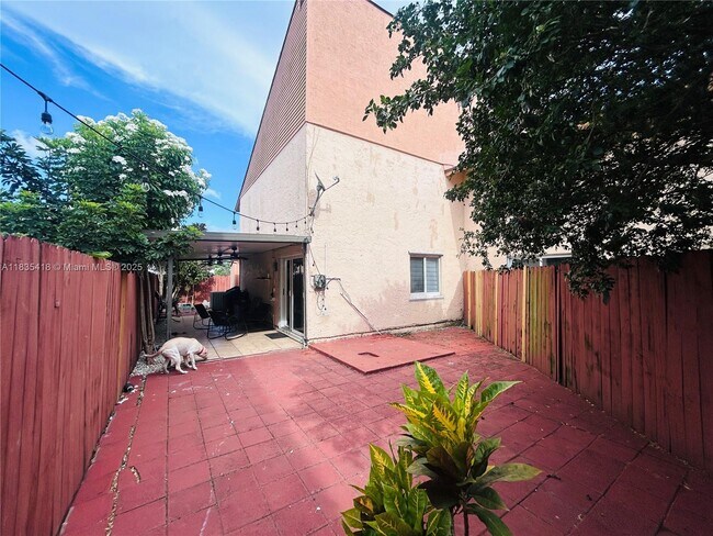 Building Photo - 8610 SW 156th Ct