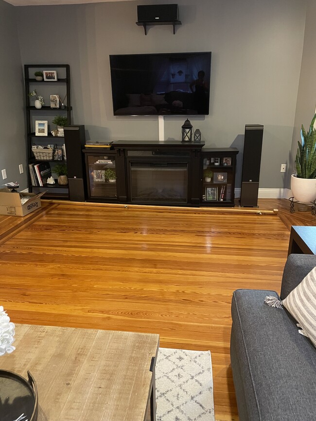 Living room - 20 Princeton St