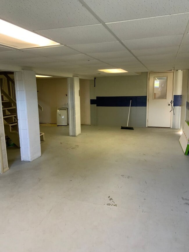 Building Photo - CONTRACT PENDING!! Upgraded in 2023 and mo...