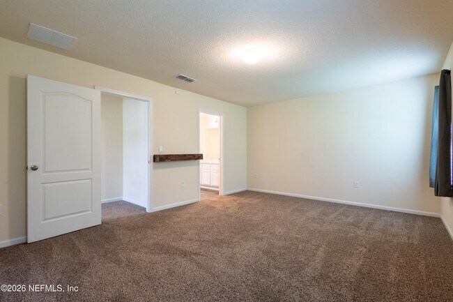 Building Photo - 2446 Oak Stream Dr