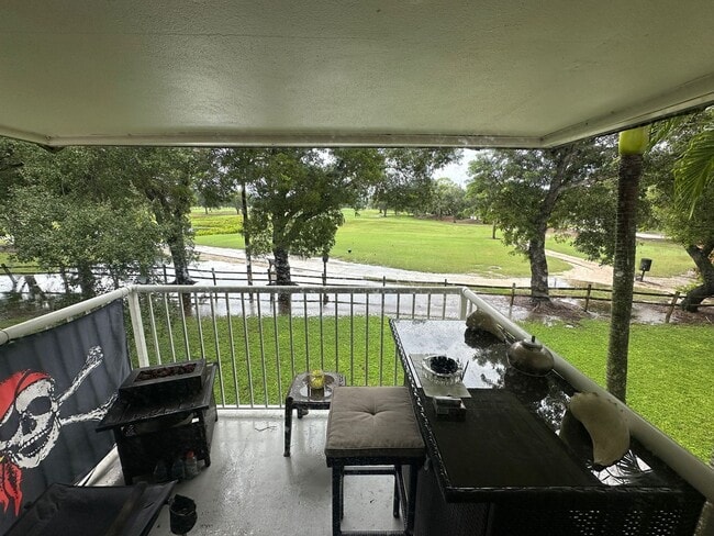 Building Photo - Green Tee - # 317