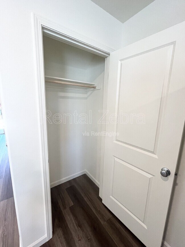 Building Photo - 333 Halisan Ct