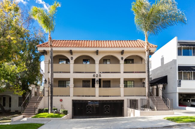 Building Photo - 625 E Palm Ave