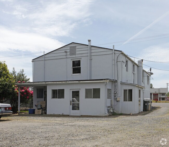 Building Photo - Southgate Apartments