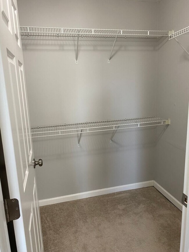 Building Photo - Condo In Manassas 2BR/2BA