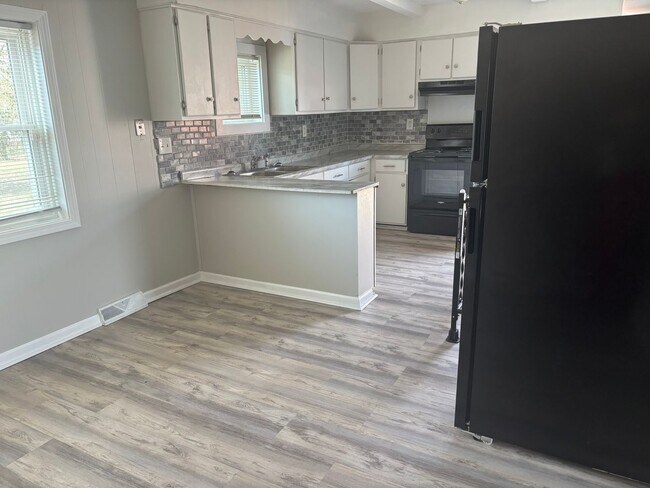 Building Photo - Section 8 welcome and encouraged