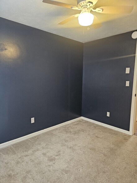 Building Photo - 259 Lakeview Dr