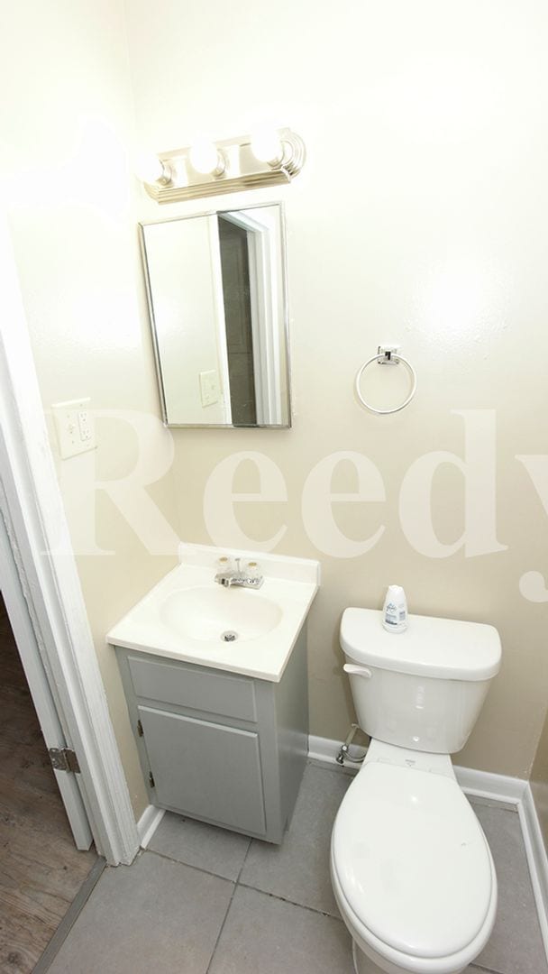 Building Photo - 797 Carson St