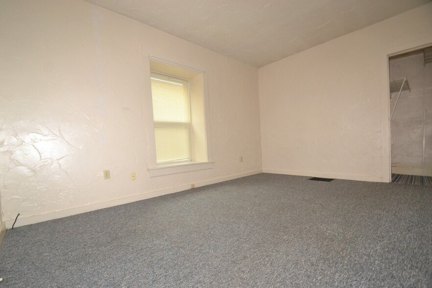 Building Photo - 406 Kling St