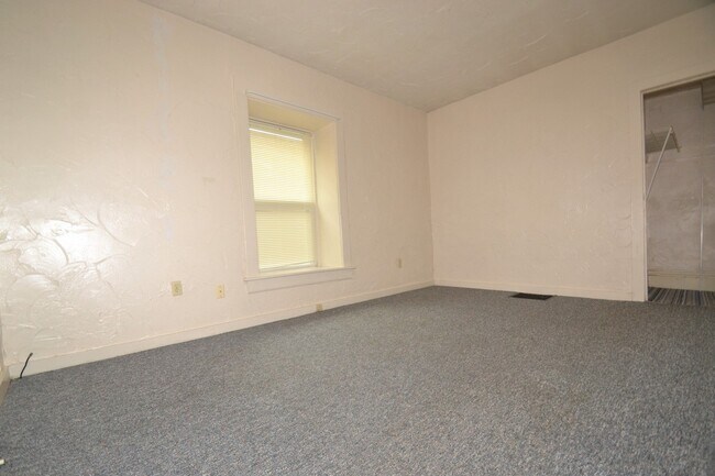 Building Photo - 406 Kling St