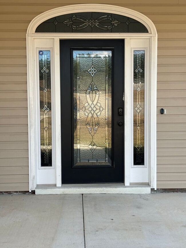 Building Photo - Sensational on Sundown