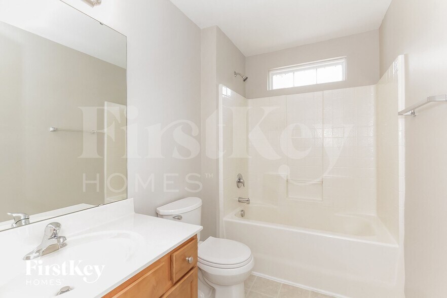 Building Photo - 2607 Winding River Dr