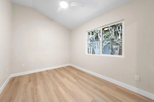 Building Photo - 5517 Lauretta St