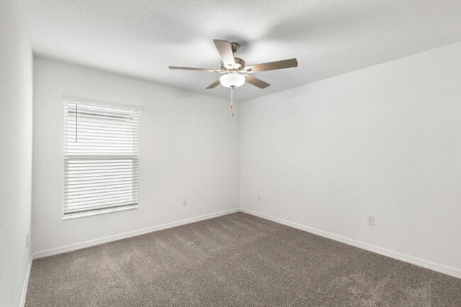 Building Photo - LIKE NEW Home For Rent in North Park Isle!