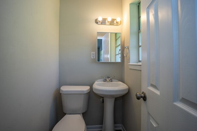 Building Photo - Move in Ready in 77705!  3 bed - 1.5 bath ready to be your new home.