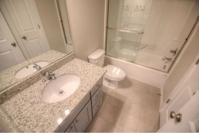 Building Photo - 607 NE 92nd Ave