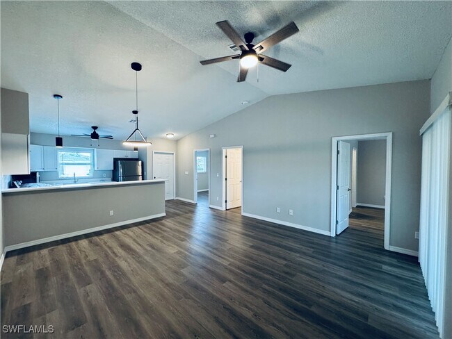 Building Photo - 17418 Dowling Dr