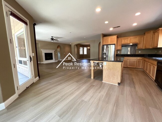 Building Photo - Beautiful 3bd/2.5ba Elk Grove Home