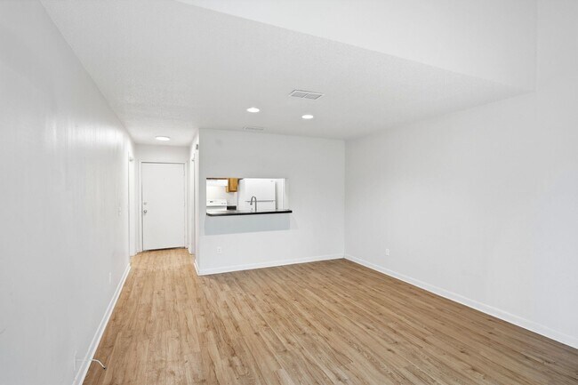 Building Photo - 1844 Larette Dr