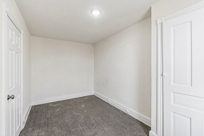 Building Photo - 3357 Malta St