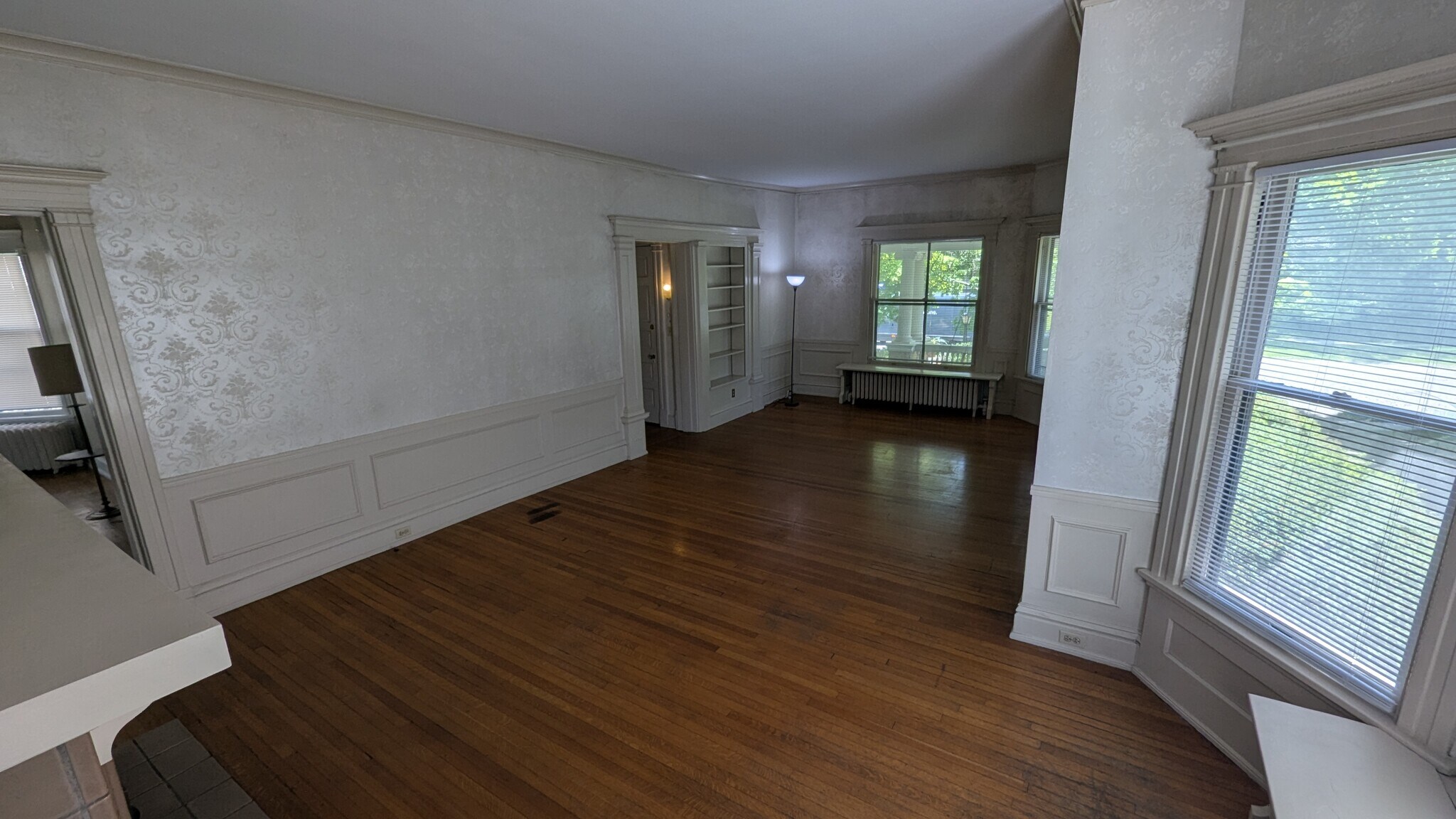 Building Photo - 2257 Scottwood Ave