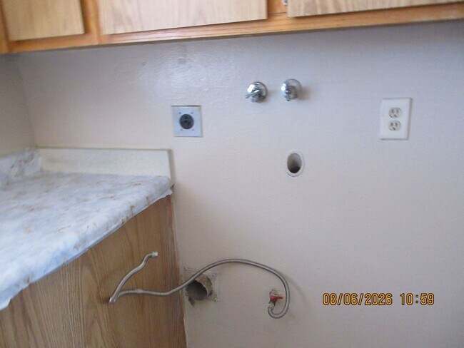 Building Photo - 437 Oasis Dr