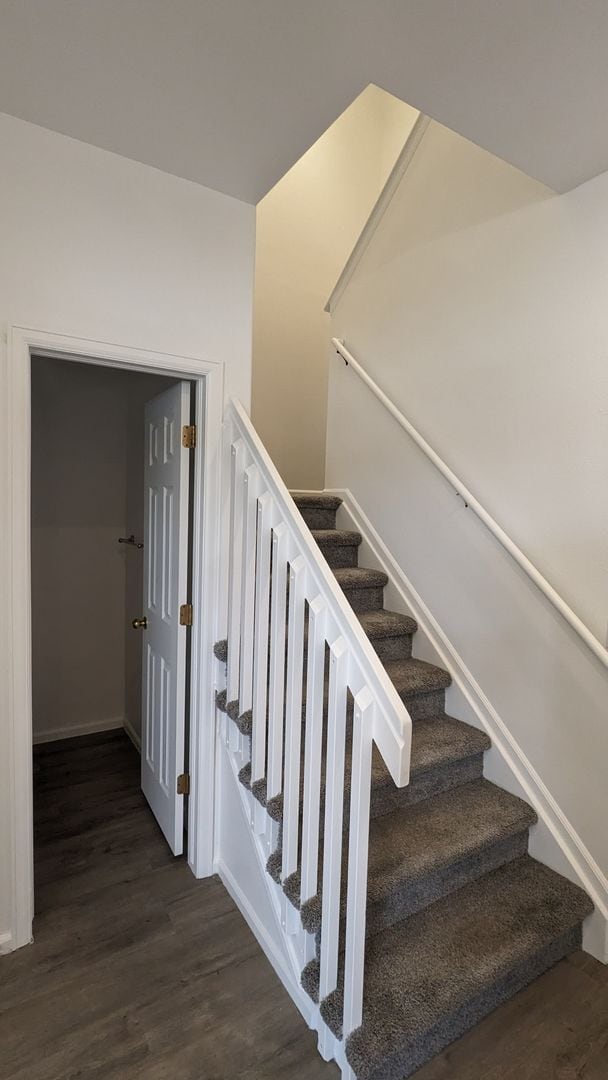 Building Photo - NICE 3 BDRM, 3 BATH, 2-CAR GARAGE + CLUBHOUSE AND POOL! AVAILABLE OCT. 1st