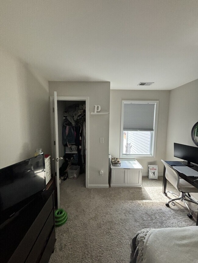 Building Photo - 158 Silver Run Pl