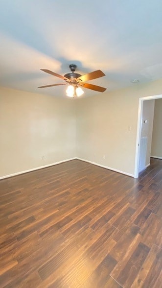 Building Photo - 1831 Sherwood Forest St