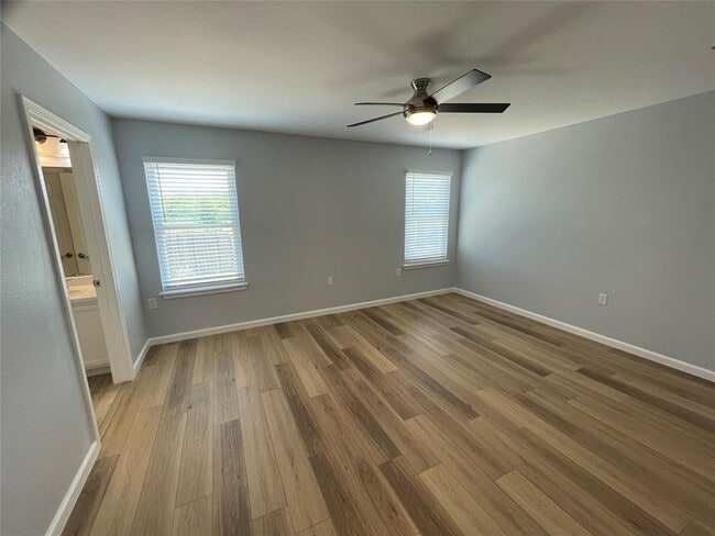 Building Photo - 3401 Sand Dunes Ave