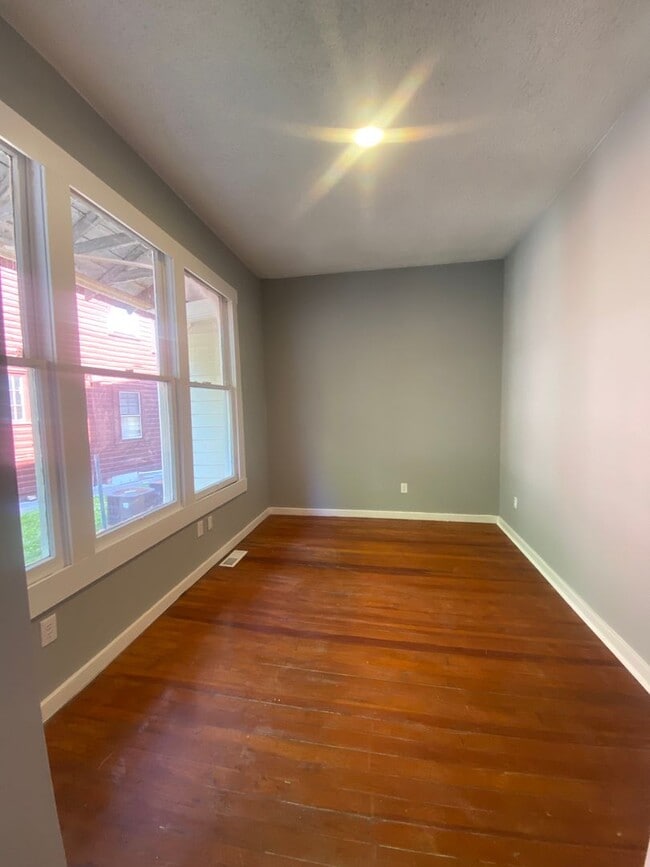 Building Photo - 1016 Pecan Ave