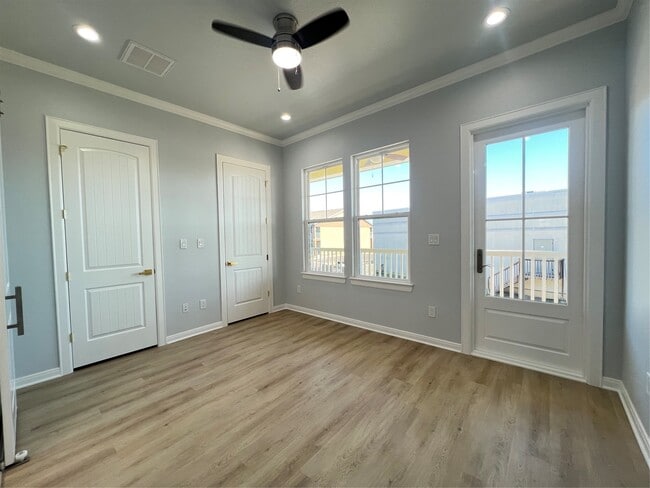 Building Photo - 1024 62nd St