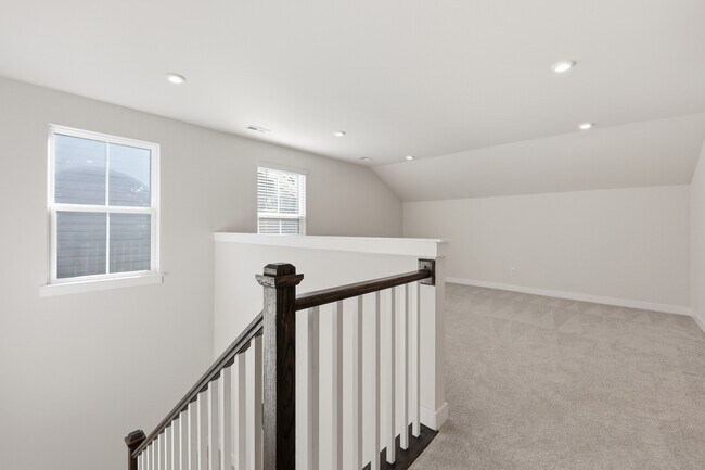 Building Photo - 6334 Cambridge Dr