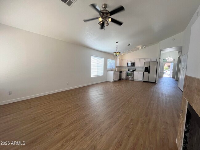 Building Photo - 7504 W Jenan Dr