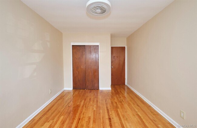 Building Photo - 724 E 96th St