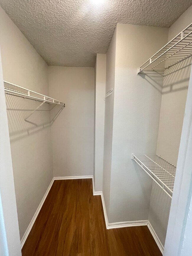 Building Photo - 1 Bed / 1 Bath Condo in Gated Comm. In Altamonte Springs, Available Now!!