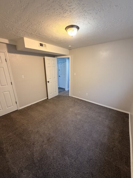 Building Photo - 1618 W 860 S