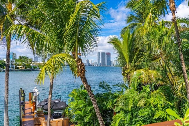 Building Photo - 244 W San Marino Dr