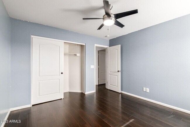 Building Photo - 40747 W Robbins Dr