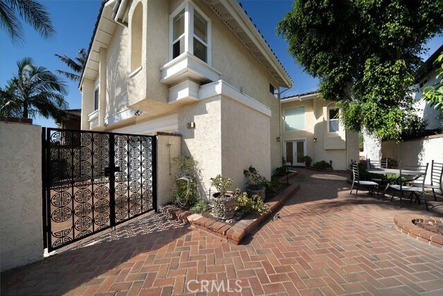 Building Photo - 34 Columbus