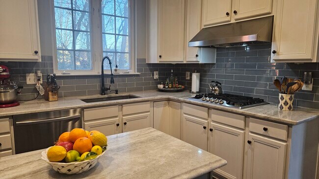 Building Photo - 10692 Tattersall Dr