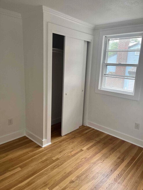 Building Photo - 35 12th Ave