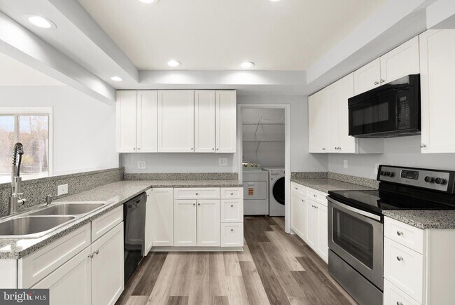 Building Photo - 4435 Flintstone Rd