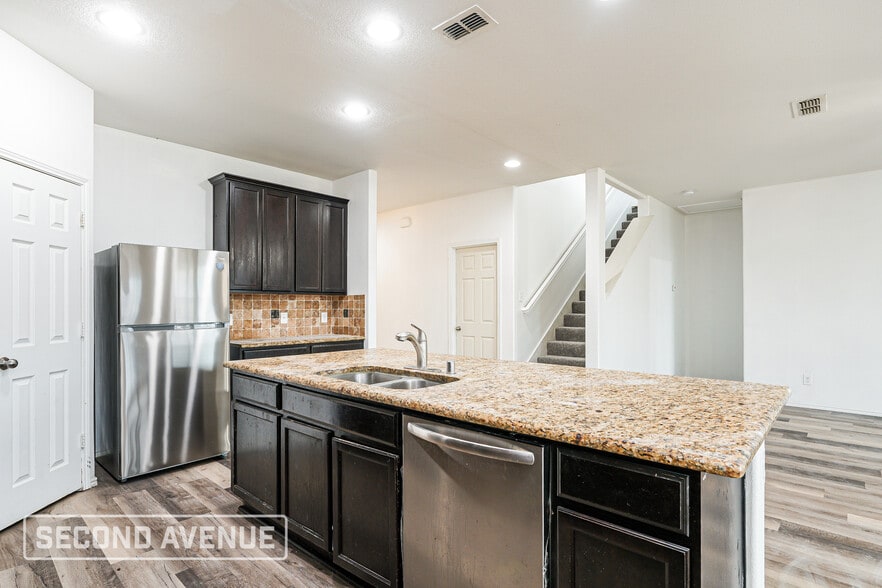 Building Photo - 1420 Abby Creek Dr