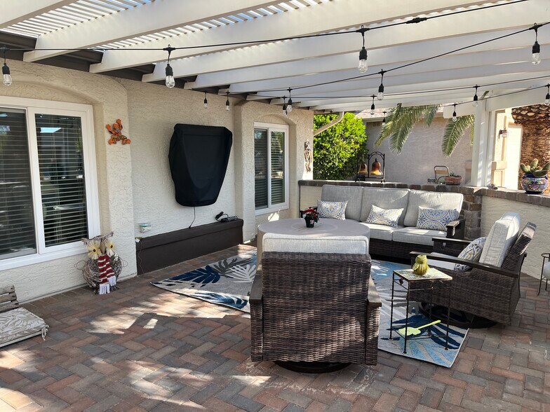 Front Covered Courtyard - 1876 Leisure World