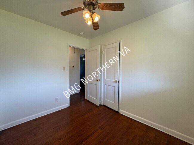 Building Photo - 7046 Lee Park Ct
