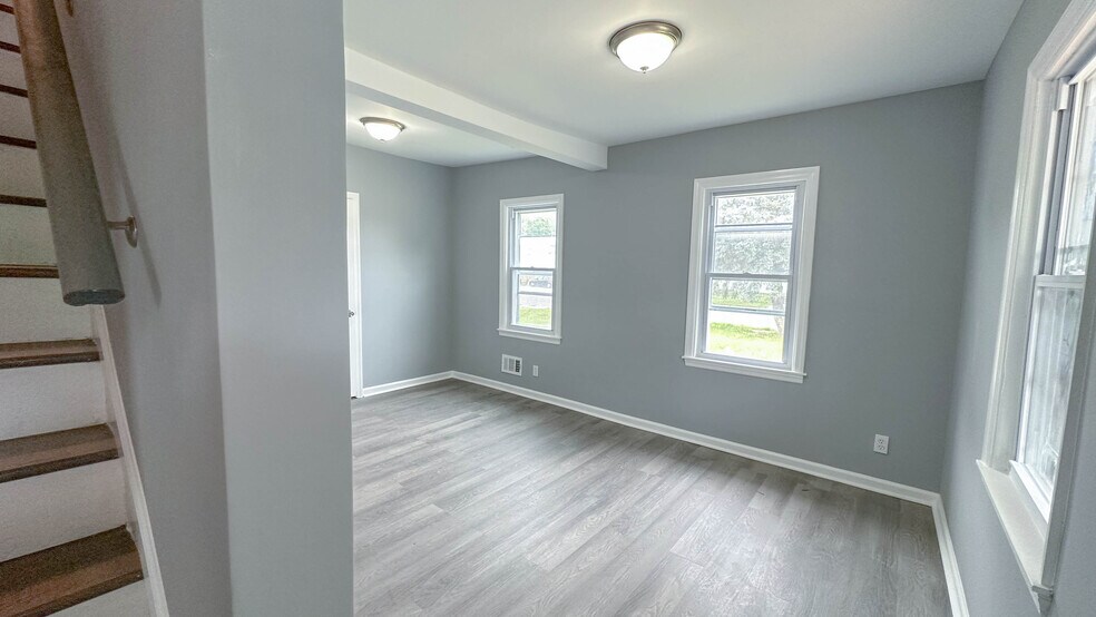 Building Photo - 338 Broad St