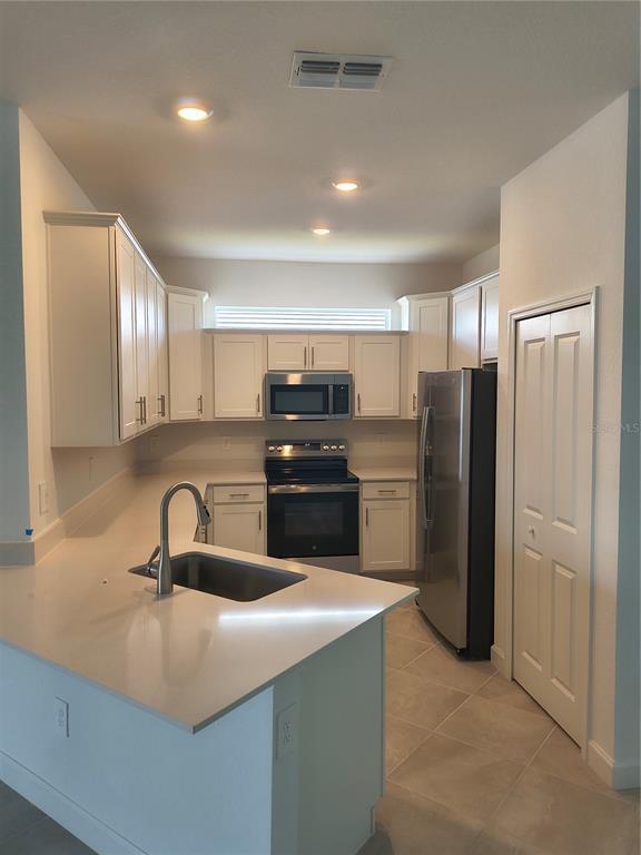 Building Photo - 8225 Shr Lk Dr