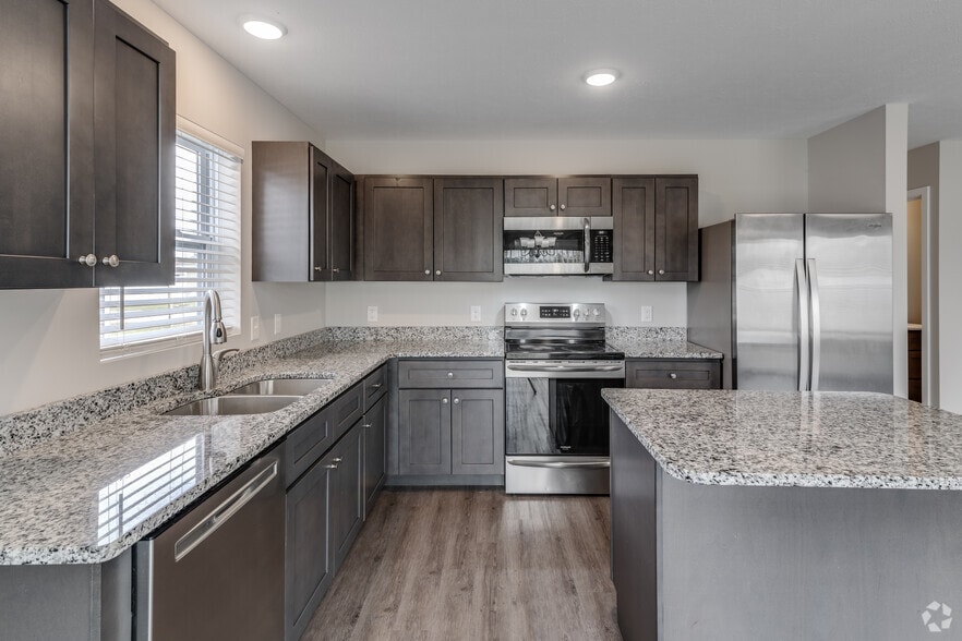 3BR, 2BA - 1209 SF - Woodbury Estates